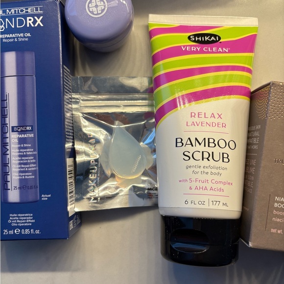 Beauty Box of 11 Brand New Items Allure Beauty Picks - NEW! - Picture 5 of 5